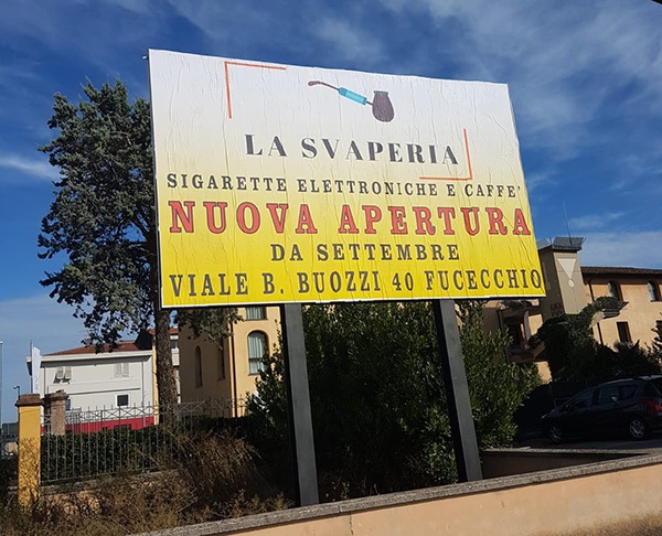 Cartellone a due Facciate in centro a Santa Croce sull'arno